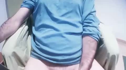 Snapshot of cheslongss chatting on 12-21-24, 10:28 Ches Long online show from 12-21-24, 10:28