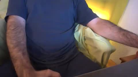 Snapshot of cheslongss chatting on 10-11-25, 01:09 Ches Long online show from 10-11-25, 01:09