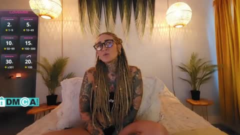 Snapshot of cheviblue chatting on 09-16-25, 04:30 Chevi Blue online show from 09-16-25, 04:30