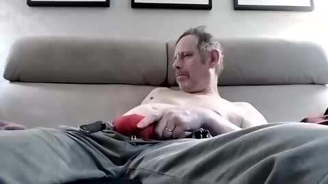 Snapshot of chevy69 chatting on 02-16-26, 11:45 chevy69 online show from 02-16-26, 11:45