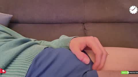 Snapshot of chezmonsieur_g chatting on 02-08-26, 07:06 Grey online show from 02-08-26, 07:06