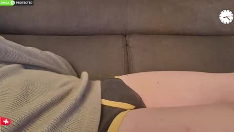 Snapshot of chezmonsieur_g chatting on 02-16-26, 07:21 Grey online show from 02-16-26, 07:21