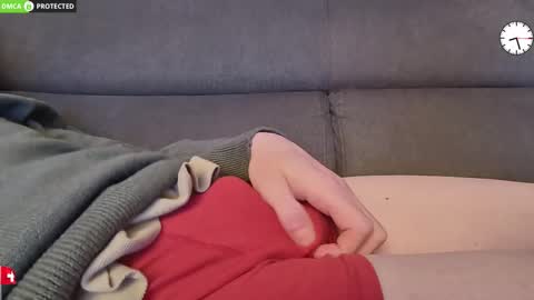 Snapshot of chezmonsieur_g chatting on 02-18-26, 07:21 Grey online show from 02-18-26, 07:21