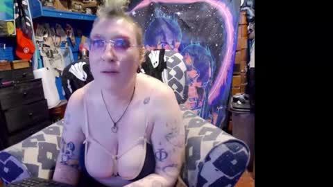 CurvySiren online show from 12-16-25, 04:06