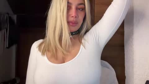 sexypau online show from 12-21-25, 09:22