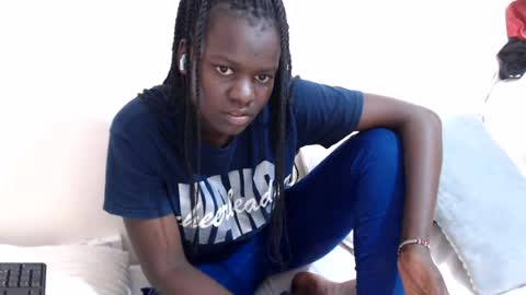 Snapshot of chichie_ chatting on 07-17-26, 12:01 chichie_ online show from 07-17-26, 12:01