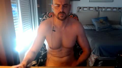 Snapshot of chicocam1983 chatting on 09-13-25, 03:56 chicocam1983 online show from 09-13-25, 03:56