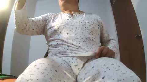 Snapshot of chicoguapo8 chatting on 11-28-25, 08:06 jorge online show from 11-28-25, 08:06