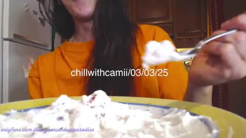 Snapshot of chillwithcamii chatting on 03-03-25, 06:22 yoursensualparadise online show from 03-03-25, 06:22