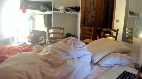 Snapshot of chillwithcamii chatting on 09-17-25, 04:14 yoursensualparadise online show from 09-17-25, 04:14