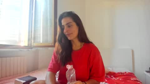 Snapshot of chillwithcamii chatting on 09-19-25, 06:04 yoursensualparadise online show from 09-19-25, 06:04