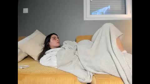 Snapshot of chillwithcamii chatting on 10-20-25, 03:51 yoursensualparadise online show from 10-20-25, 03:51