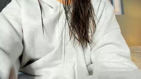 Snapshot of chillwithcamii chatting on 10-30-25, 11:11 yoursensualparadise online show from 10-30-25, 11:11