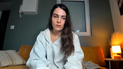 Snapshot of chillwithcamii chatting on 11-02-25, 07:00 yoursensualparadise online show from 11-02-25, 07:00