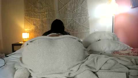 Snapshot of chillwithcamii chatting on 11-05-25, 11:43 yoursensualparadise online show from 11-05-25, 11:43