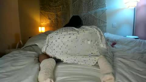 Snapshot of chillwithcamii chatting on 11-07-25, 07:36 yoursensualparadise online show from 11-07-25, 07:36