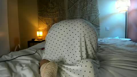 Snapshot of chillwithcamii chatting on 11-08-25, 12:05 yoursensualparadise online show from 11-08-25, 12:05