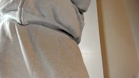 Snapshot of chillwithcamii chatting on 11-17-25, 01:17 yoursensualparadise online show from 11-17-25, 01:17