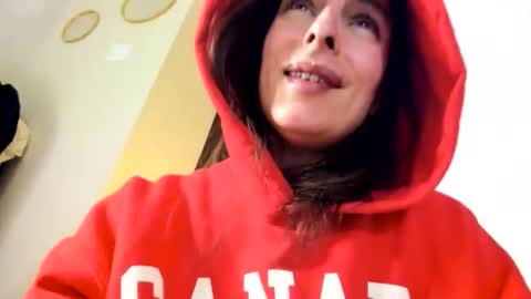 Snapshot of chillwithcamii chatting on 11-21-25, 09:24 yoursensualparadise online show from 11-21-25, 09:24