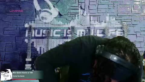 Enrique online show from 02-26-25, 01:41