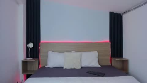 Chiqui online show from 12-14-25, 01:27