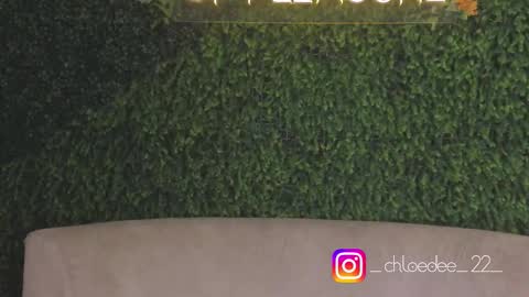 Chloe online show from 10-17-25, 11:24