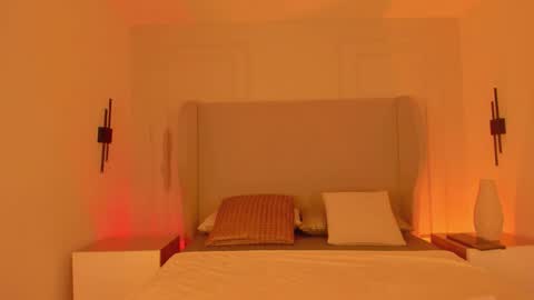 Chloe online show from 11-22-25, 12:59