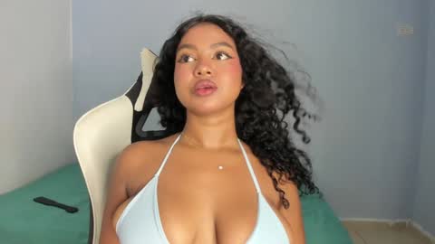 Snapshot of chloe_evans21 chatting on 12-26-24, 08:32 chloe online show from 12-26-24, 08:32