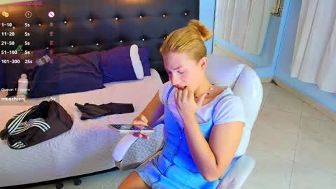 Snapshot of chloe_goddes chatting on 12-13-24, 08:47 CHLOE online show from 12-13-24, 08:47