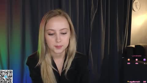 Snapshot of chloe_novel chatting on 09-26-25, 06:45  Chloe  online show from 09-26-25, 06:45