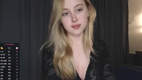 Snapshot of chloe_novel chatting on 10-24-25, 03:14  Chloe  online show from 10-24-25, 03:14