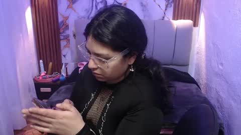 chloe_smith5 online show from 11-18-25, 01:15