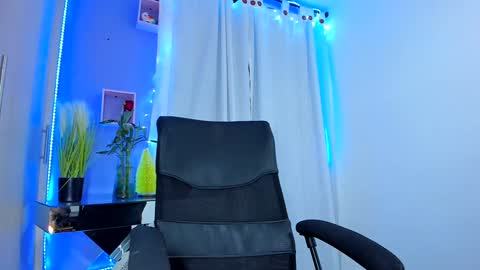 Chloe Miller  online show from 12-08-24, 05:07