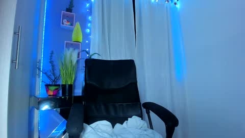 Chloe Miller  online show from 12-19-24, 05:29