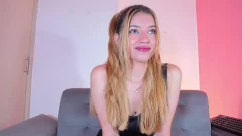 Chloe Miller  online show from 09-24-25, 10:57