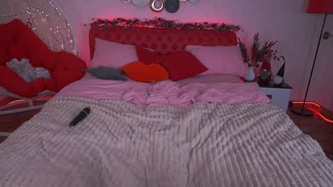 Snapshot of chloebright chatting on 12-26-24, 03:49 chloebright online show from 12-26-24, 03:49