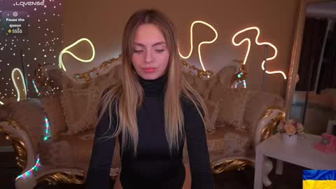 chloebright online show from 10-01-25, 08:04