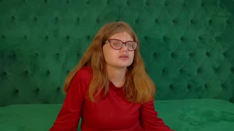 ChloeHalses online show from 03-25-26, 05:35