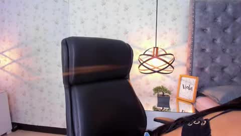  Chloe Harper  online show from 11-01-25, 12:40