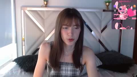 Chloe online show from 12-17-25, 02:23