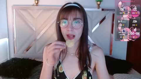 Chloe online show from 12-18-25, 04:24