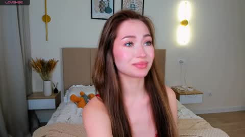 ChloeLuv online show from 03-09-25, 04:44