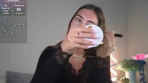 chloi_hes online show from 10-23-25, 11:09