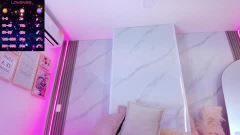 Snapshot of chlooee_ chatting on 12-29-24, 12:55 Chlooe online show from 12-29-24, 12:55