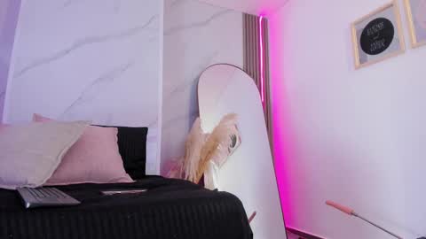Snapshot of chlooee_ chatting on 03-01-25, 09:48 Chlooe online show from 03-01-25, 09:48