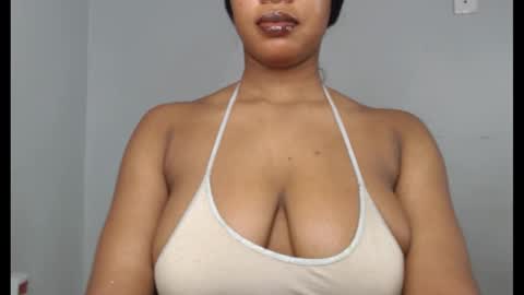 Snapshot of choco_chocox chatting on 10-09-25, 07:50 ESTHER online show from 10-09-25, 07:50