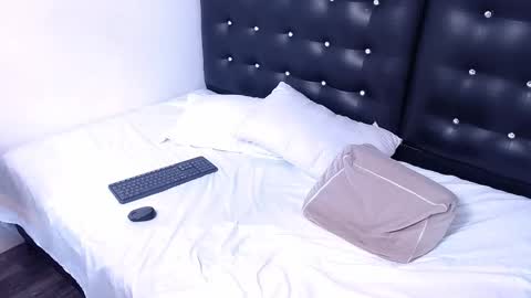 choco_lollypop online show from 01-09-25, 08:33