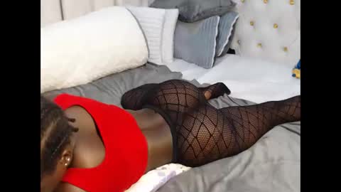 Snapshot of chocolate_diva chatting on 11-09-25, 07:50 Montana online show from 11-09-25, 07:50