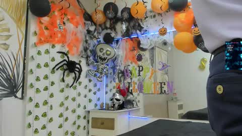 Chorey Thaylor online show from 10-25-25, 02:24