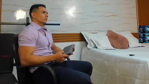 Chorey Thaylor online show from 11-30-25, 04:11